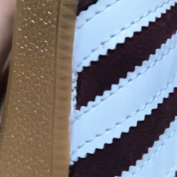 Shoeday Butik Kusurlu Adidas Ayakkabılar İçin Kargo Ücreti Talep Edilmesi Ve İade Reddi