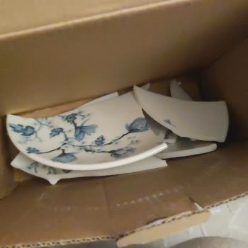 Korkmaz Mutfak Eşyaları Ne Kırık Tabaklar Değiştirildi Ne De Tarafıma Herhangi Bir Dönüş Yapıldı