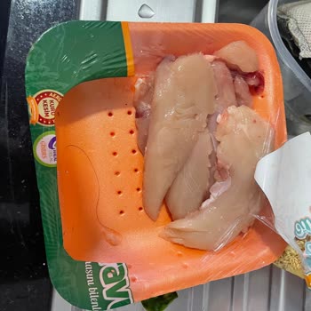 Has Tavuk Ürününde Saç Çıktı: Hijyen Ve İade Talebi