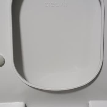 Creavit Klozet Kapakları Kırıldı Ve Stop Mekanizması Arızalandı: Ücretsiz Değişim Talebi