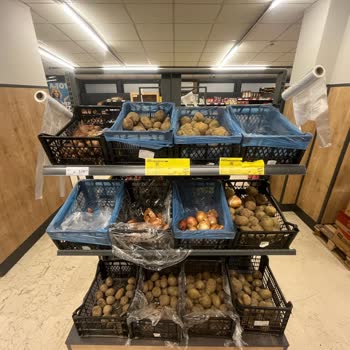 Kocaeli Darıca A101 Şubesinde Patates Ve Soğan Reyonu Kötü Şartlarda