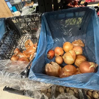 Kocaeli Darıca A101 Şubesinde Patates Ve Soğan Reyonu Kötü Şartlarda