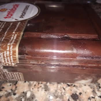 Kırık Kapaklı Ve Kirli Profiterolde Cevapsızlık