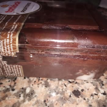 Kırık Kapaklı Ve Kirli Profiterolde Cevapsızlık