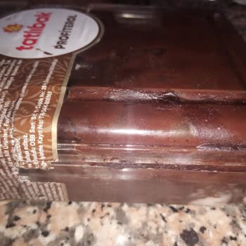Kırık Kapaklı Ve Kirli Profiterolde Cevapsızlık