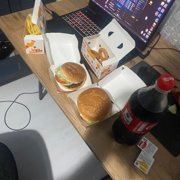 Geciken Sipariş, Soğuk Ve Bayat Yemek, Çözüm Sunulmayan Müşteri Hizmeti