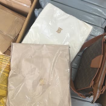 Kapıda Ödemeyle Aldığım Elbise Yanlış Gönderildi, Değişim Ya Da İade Bekliyorum