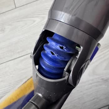 Garanti Süresindeki Dyson V15 Lazer Hortum Başlığı Yırtılması Kapsam Dışı