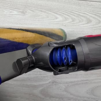 Garanti Süresindeki Dyson V15 Lazer Hortum Başlığı Yırtılması Kapsam Dışı