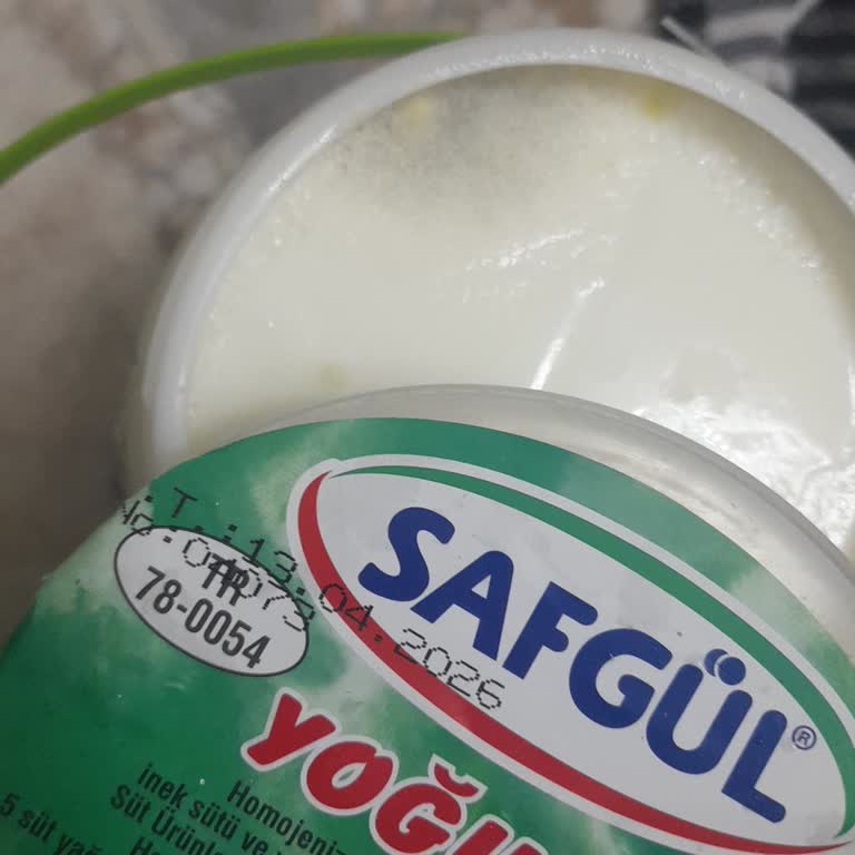 Sultanbeyli Hakmar Şubesinde Küflü Yoğurt Satışı