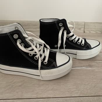 FLO Mağazasında Ayakkabının Sıkması Nedeniyle Değişim Ve İade Talebi