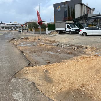 Şanlıurfa Karaköprü Hoca Bulvarı Yol Çalışması İş Yerime Girişi Kapatıyor