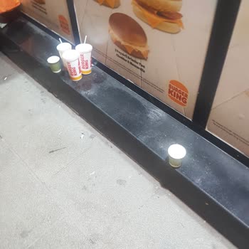 Burger King Kadıköy Altıyol Şubesinde Hijyen, Saygısız Personel Ve Yönetim Kontrol Eksikliği