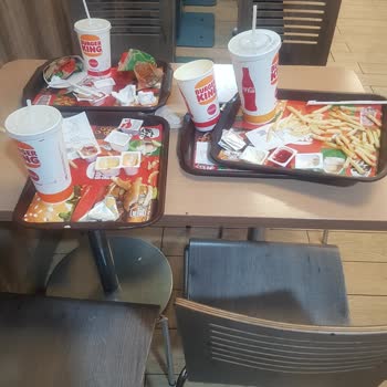 Burger King Kadıköy Altıyol Şubesinde Hijyen, Saygısız Personel Ve Yönetim Kontrol Eksikliği