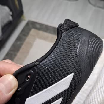 Adidas Runfalcon 5 Ayakkabısında Ayıplı Deformasyon Ve İade Talebi