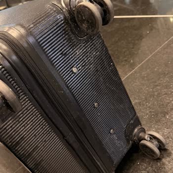 Su Dolu Valiz Ve Saygısız Personel Tutumu