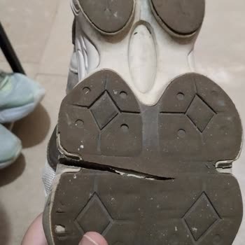 Ayakkabının Tabanı Ayrıldı, Filelerde Yırtılma Ve Mağazadan Cevap Bekleniyor