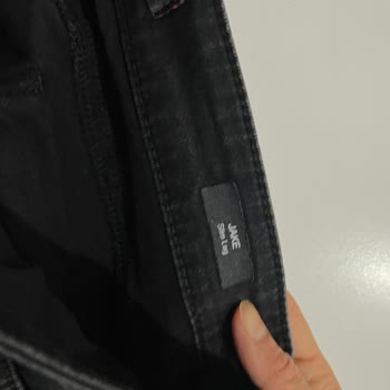 Mavi Pantolon 5 Yıkamada Beyaz Lekeler Oluşturdu, Mağaza Yardım Reddi