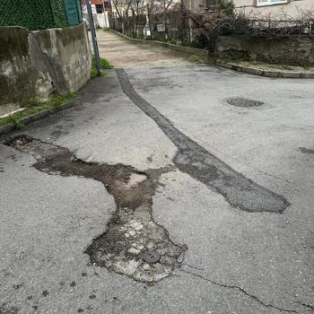 Maltepe'de Öner Sokak Yolunun Asfaltlanması Gerekiyor