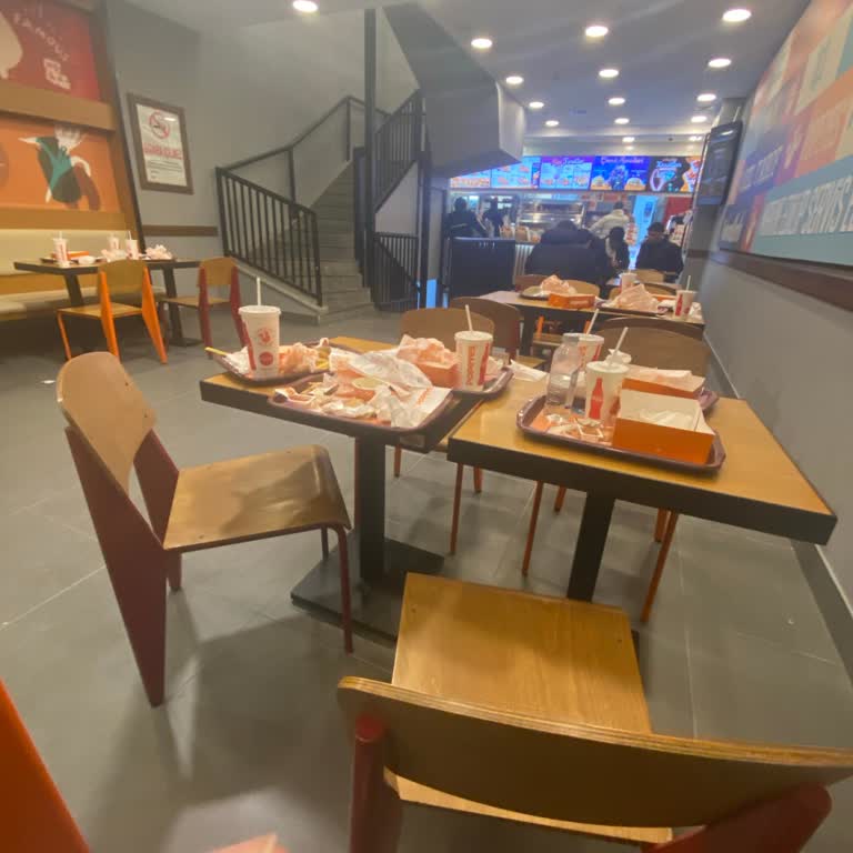 Hijyen Eksikliği Ve Kirli Masalar Popeyes'te Firuze Konakları'nda