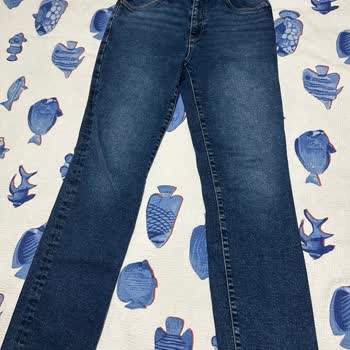 Mavi Pantolonundaki Üretim Hatası 2 Yıl Sonra Değişim Talebi Reddedildi