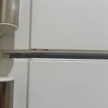 Hotpoint Ariston Buzdolabında Boya Atması Ve Ürünlerin Donması