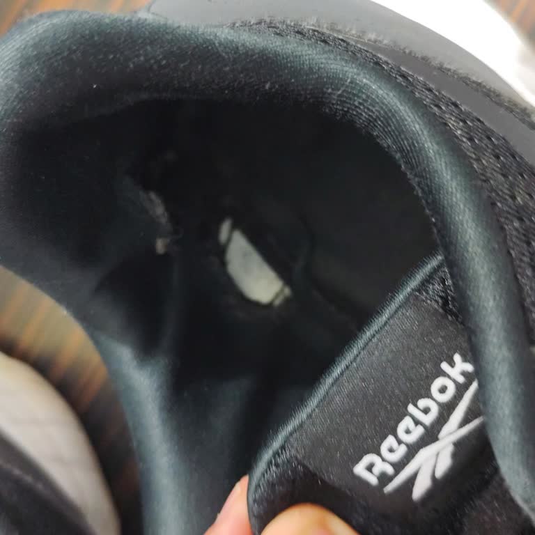 Reebok Ayakkabım Kısa Sürede Yırtıldı Mağaza Kullanıcı Hatası Gerekçesiyle Reddi