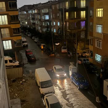 Güngören Sokak Lambalarında Elektrik Kesintisi Yaşlılar Ve Çocuklar İçin Güvenlik Riski