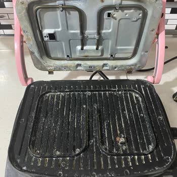 İzgaraları Sürekli Düşen Tost Makinesi İçin Ücretsiz Kalıcı Onarım Talebi