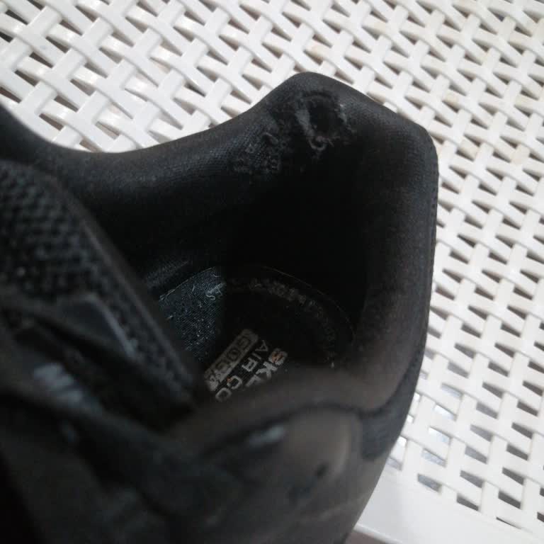 Skechers Ayakkabısının İç Astarı 3 Ayda Yırtıldı Ve Başvurum Haksız Şekilde Reddedildi