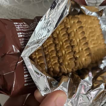 Eti Gıda Bisküvilerin Köşelerinin Yanık Olması