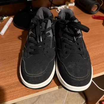 FLO Mağazasındaki Ayakkabının Konforsuz Olması Ve Renk Atması Sorunu