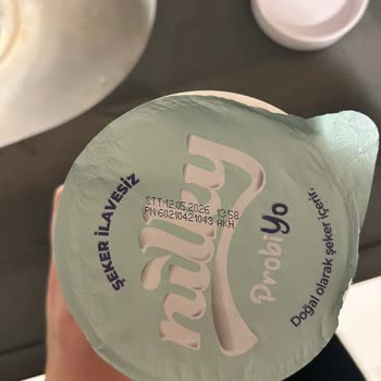 Nilky Hindistan Cevizi Yoğurdunda Kırmızı Topaklar Ve Bozulma Şüphesi