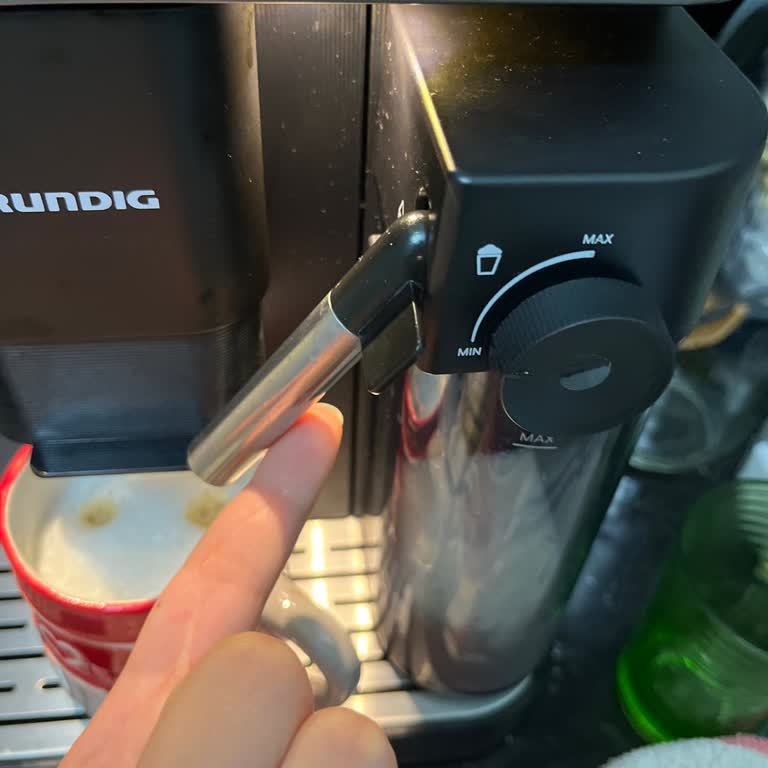 Süt Çıkarma Mekanizması Sabit Durmuyor, Grundig Delisia 7230 Garanti Kapsamında Değişim Talep Ediyor