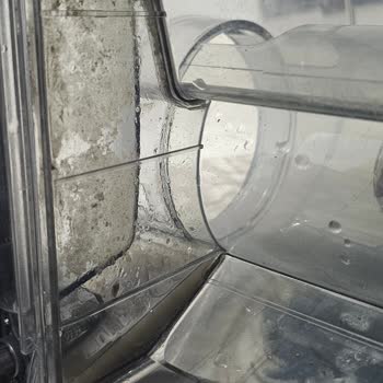 Arçelik 6083 Elektrikli Süpürge Toz Haznesindeki Su Çıkarılamıyor, Yeni Hazne İsteniyor