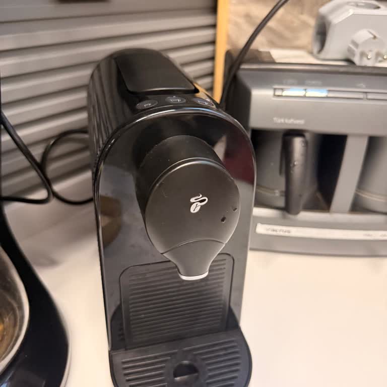 Kapsül Sıkışması Nedeniyle Çalışmayan Cafissimo Makine İçin Garanti Tamiri Talebi