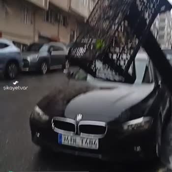 Gaziosmanpaşa Belediyesi Pazar Demiri Yamulmuş