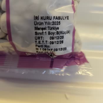 Saban Markalı Kuru Fasulyeler Islatıldığında Bozulmuş Ve Dağılmış