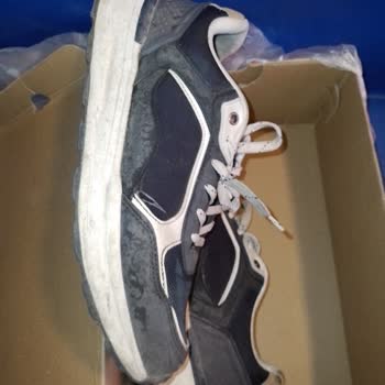 Ayıplı Ayakkabı Ve Bot, Yoğun Koku Ve Saygısız Mağaza Tutumu