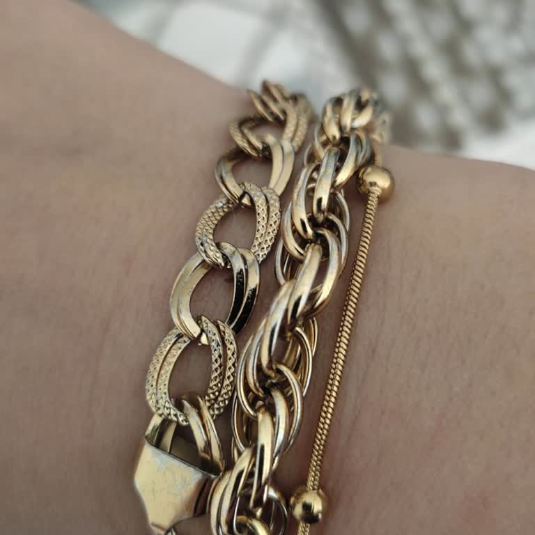 Handeli Aksesuar Çok Kısa Sürede Renkleri Attı, Karardı