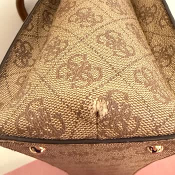 Guess Çantalarında Kısa Sürede Kulp Çatlaması Marka Güvenine Darbe