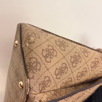 Guess Çantalarında Kısa Sürede Kulp Çatlaması Marka Güvenine Darbe