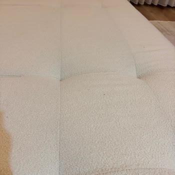 Garanti Kapsamındaki Koltukta Kumaş Tüylenmesi Ve Montaj Hatası İhmal Edildi