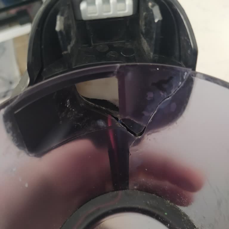 Bosch Unlimited 7 Toz Haznesi Aniden Kırıldı: Üretim Hatası İddiası