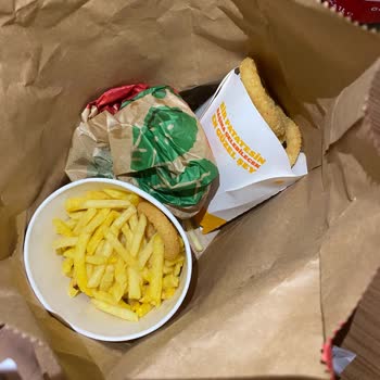 Eksik Burger İçin Ücret İadesi Ve İletişim Talebi