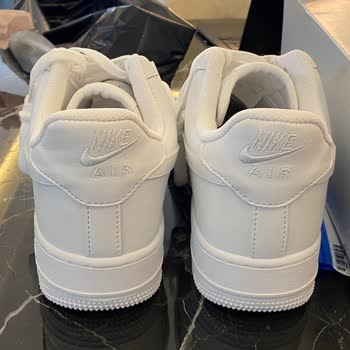 Kremlin.co'dan Aldığım Nike Air Force Ayakkabıda Yanlış Logo Ve Lekeler: İade Ve Geri Ödeme Talebi