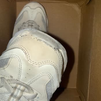 Skechers Ayakkabısının Ön Kısmı Az Kullanıma Rağmen Ayrıldı, Beymen'de Olumsuz İnceleme