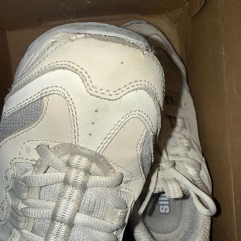 Skechers Ayakkabısının Ön Kısmı Az Kullanıma Rağmen Ayrıldı, Beymen'de Olumsuz İnceleme