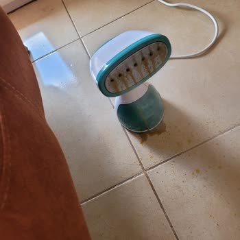 Garanti Tamirinden Sonra Ütünün İçinden Siyah Su Çıktı Ve Sağlık Endişesi Yaratıyor