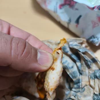 Çiğ Tavuk Ve Kıllı Yağ İçeren Dönerde Hijyen İhlali, Personelin Umursamaz Cevabı